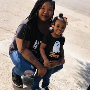 Meet your Posher, Alexis